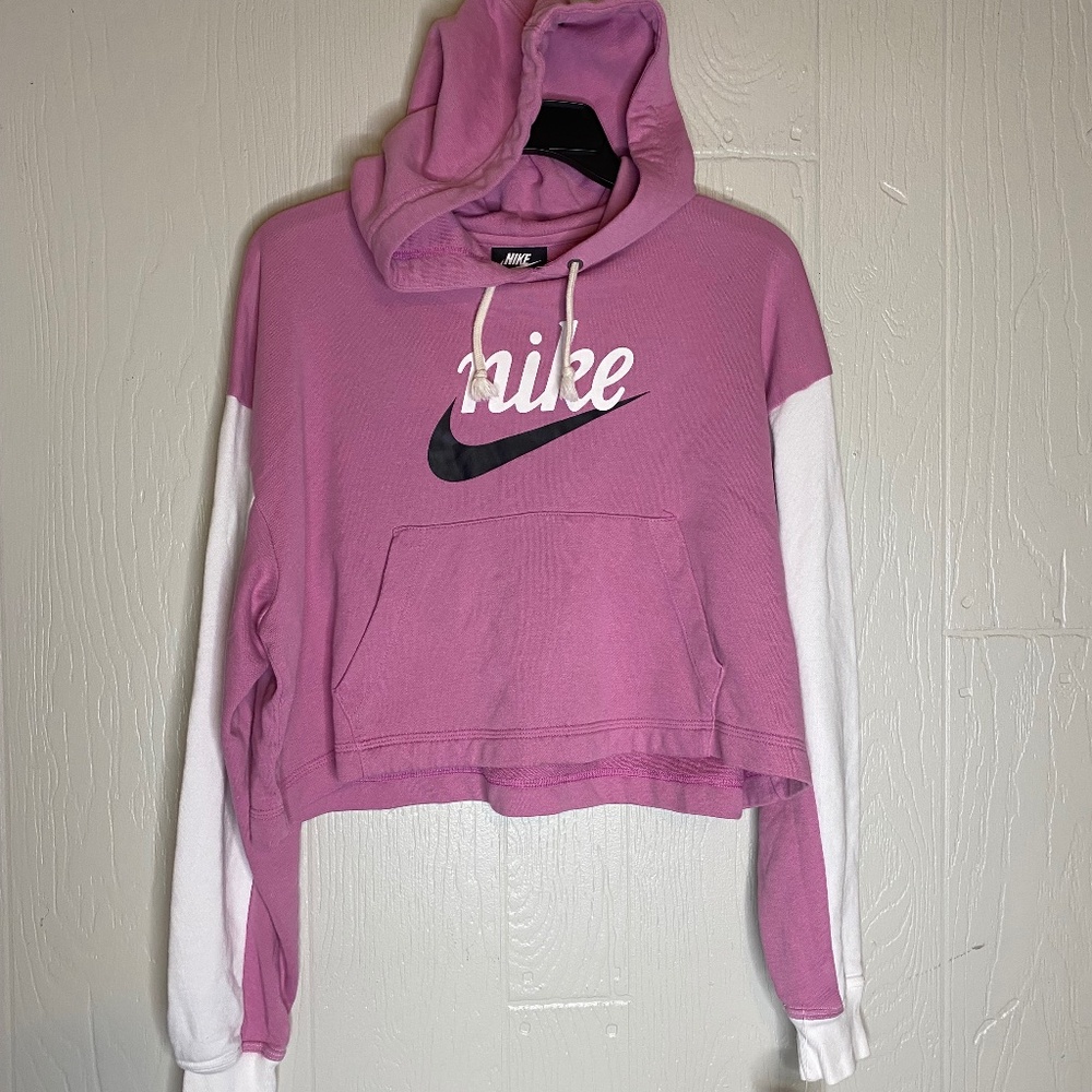 Nike women’s crop shirt